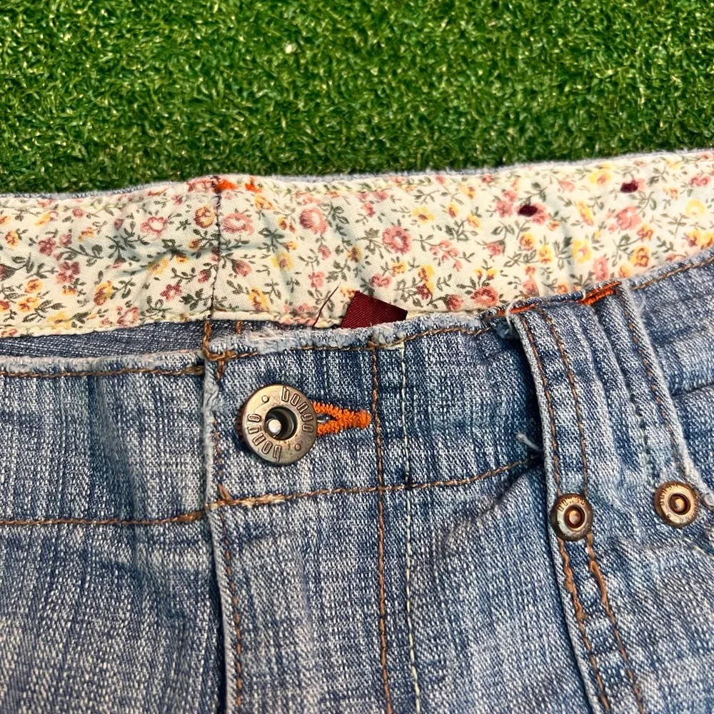 SHORTS - Picture 3 of 4
